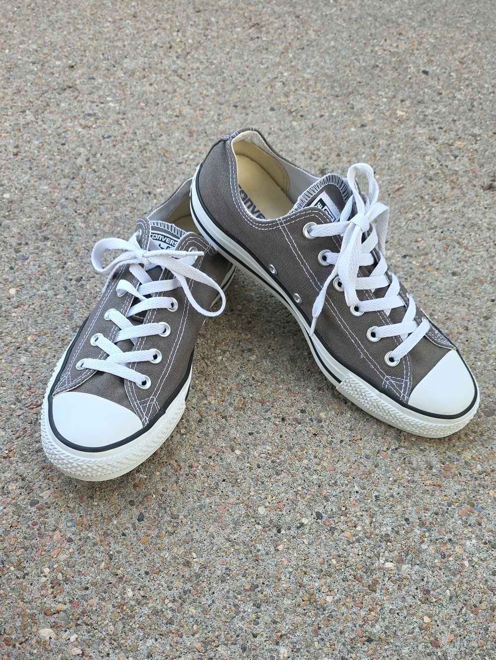 Converse Chuck Taylor All Star Low Top Canvas Sneakers Size 10